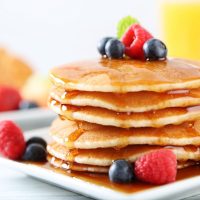hot-cakes-esponjosos-estilo-americano.jpg-2000-e4f6d8f32b9d43f7abffb65ee93affb8